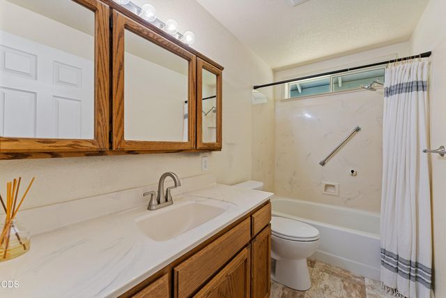 2503 NW Lassen Way, Grants Pass, OR 97526