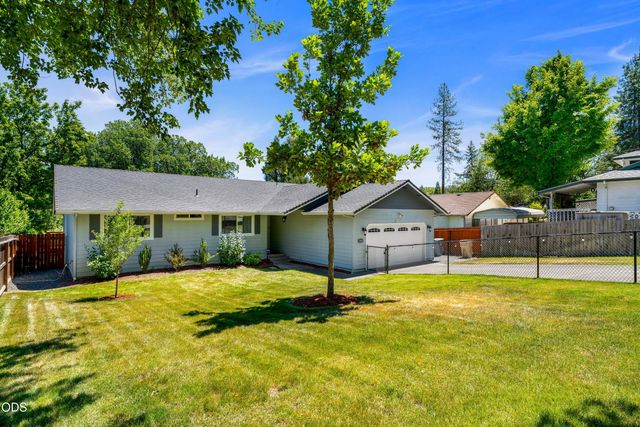 2503 NW Lassen Way, Grants Pass, OR 97526
