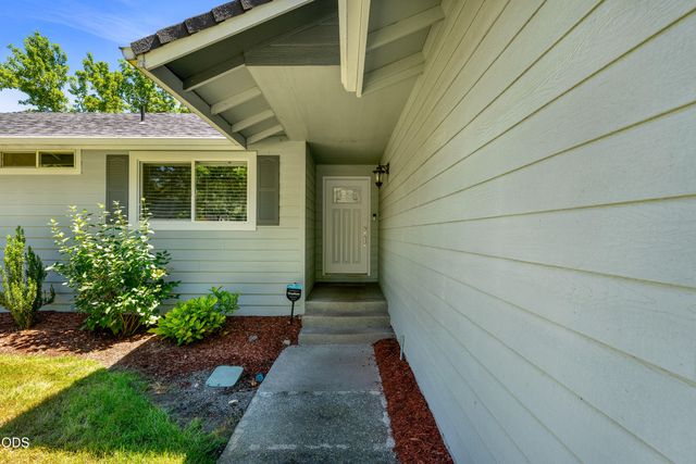 2503 NW Lassen Way, Grants Pass, OR 97526