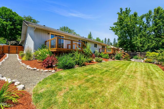 2503 NW Lassen Way, Grants Pass, OR 97526