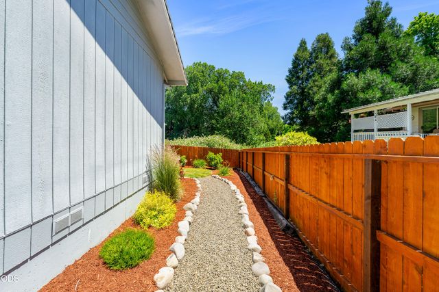 2503 NW Lassen Way, Grants Pass, OR 97526