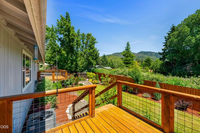2503 NW Lassen Way, Grants Pass, OR 97526