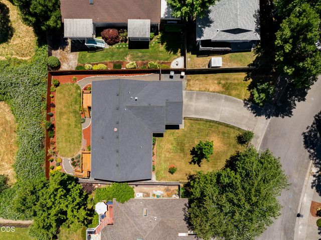 2503 NW Lassen Way, Grants Pass, OR 97526