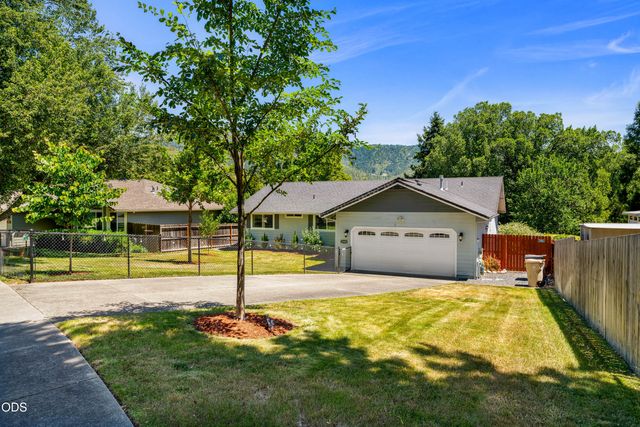 2503 NW Lassen Way, Grants Pass, OR 97526