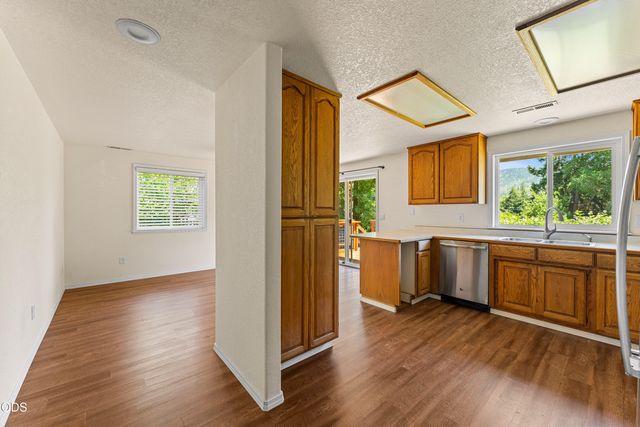 2503 NW Lassen Way, Grants Pass, OR 97526