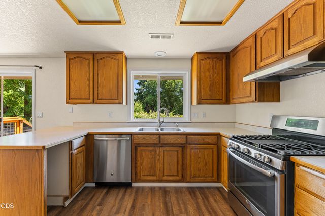 2503 NW Lassen Way, Grants Pass, OR 97526