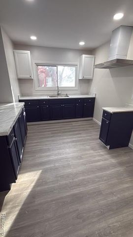 15095 Strathmoor Street, Detroit, MI 48227