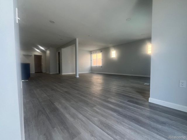 15095 Strathmoor Street, Detroit, MI 48227