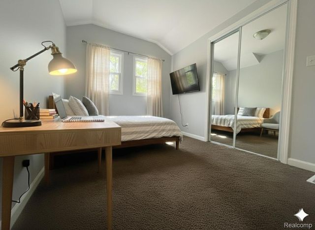 15095 Strathmoor Street, Detroit, MI 48227