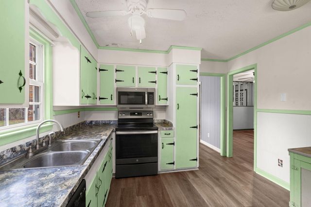 5232 Charleston Highway, Walterboro, SC 29488