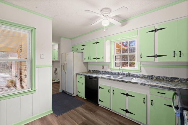 5232 Charleston Highway, Walterboro, SC 29488