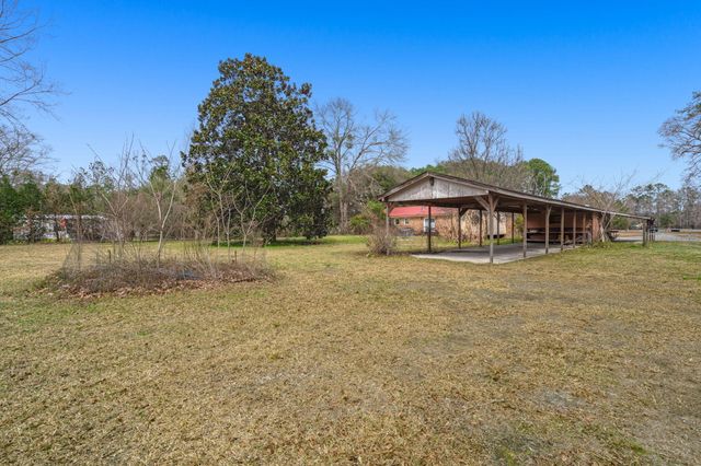 5232 Charleston Highway, Walterboro, SC 29488