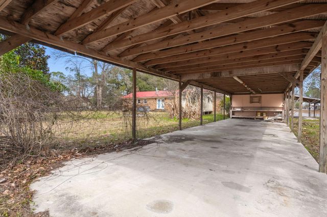 5232 Charleston Highway, Walterboro, SC 29488