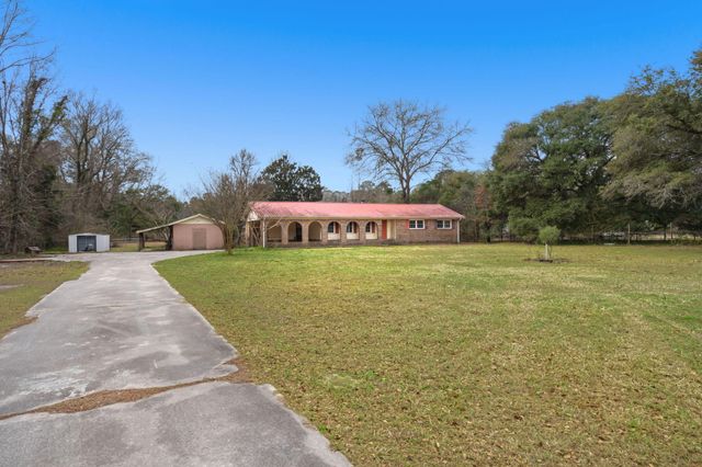 5232 Charleston Highway, Walterboro, SC 29488