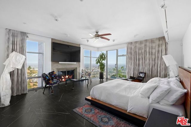 2260 Sunset Plaza Drive, Los Angeles, CA 90069