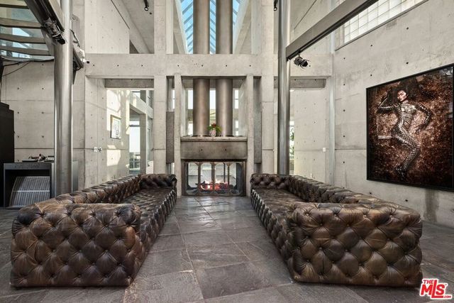 2260 Sunset Plaza Drive, Los Angeles, CA 90069