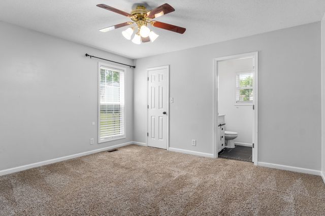 410 Sandburg Dr, Clarksville, TN 37042