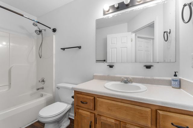 410 Sandburg Dr, Clarksville, TN 37042