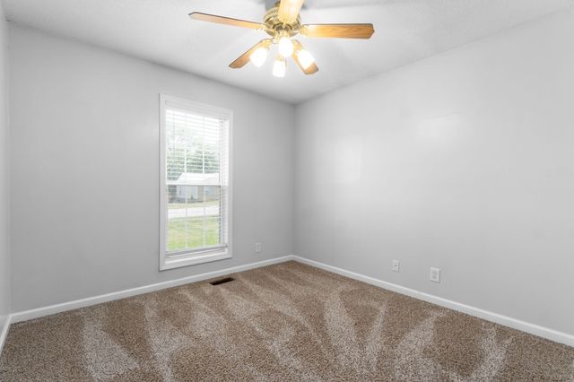 410 Sandburg Dr, Clarksville, TN 37042