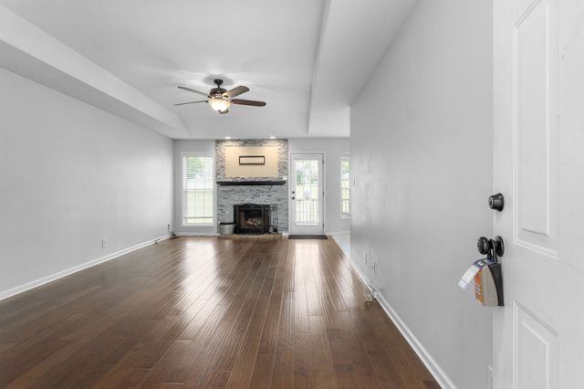 410 Sandburg Dr, Clarksville, TN 37042