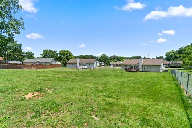 410 Sandburg Dr, Clarksville, TN 37042