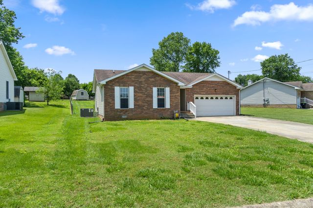 410 Sandburg Dr, Clarksville, TN 37042