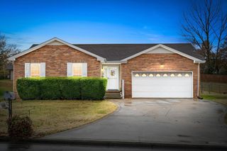 410 Sandburg Dr, Clarksville, TN 37042