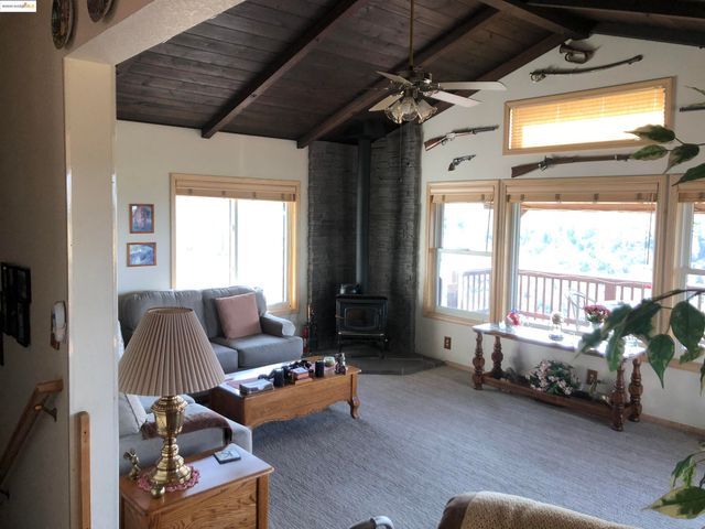 21239 Pokie Dr., Soulsbyville, CA 95372