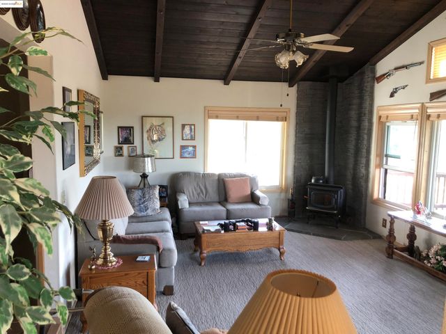 21239 Pokie Dr., Soulsbyville, CA 95372