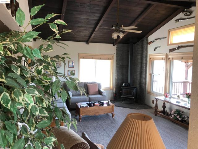 21239 Pokie Dr., Soulsbyville, CA 95372