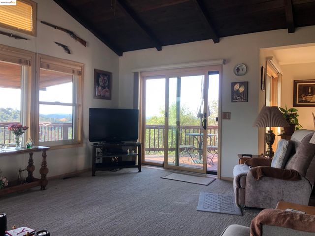 21239 Pokie Dr., Soulsbyville, CA 95372