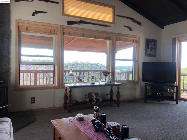 21239 Pokie Dr., Soulsbyville, CA 95372