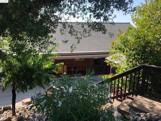 21239 Pokie Dr., Soulsbyville, CA 95372