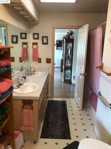 21239 Pokie Dr., Soulsbyville, CA 95372