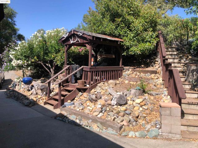 21239 Pokie Dr., Soulsbyville, CA 95372