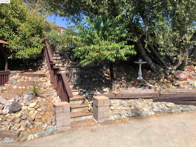 21239 Pokie Dr., Soulsbyville, CA 95372
