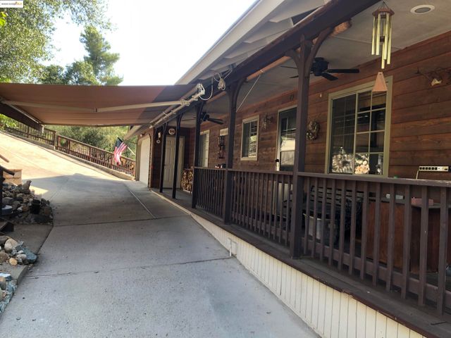 21239 Pokie Dr., Soulsbyville, CA 95372