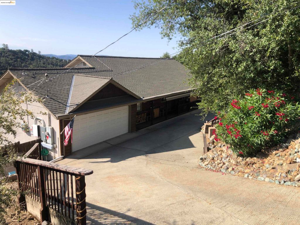 21239 Pokie Dr., Soulsbyville, CA 95372