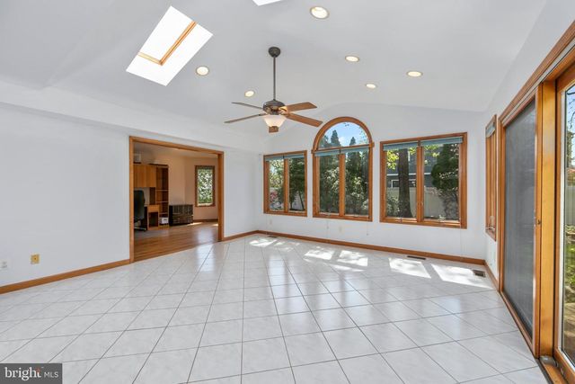 1624 CROWN POINT LN, Cherry Hill, NJ 08003