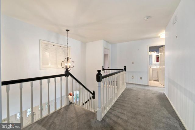 1624 CROWN POINT LN, Cherry Hill, NJ 08003