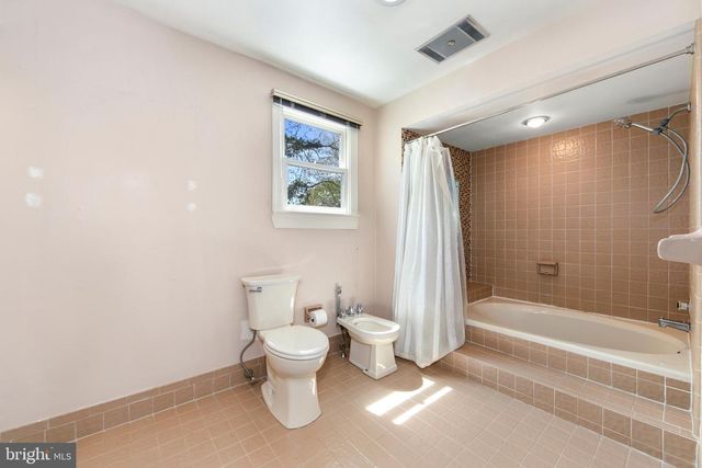 1624 CROWN POINT LN, Cherry Hill, NJ 08003