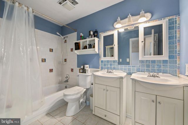 1624 CROWN POINT LN, Cherry Hill, NJ 08003