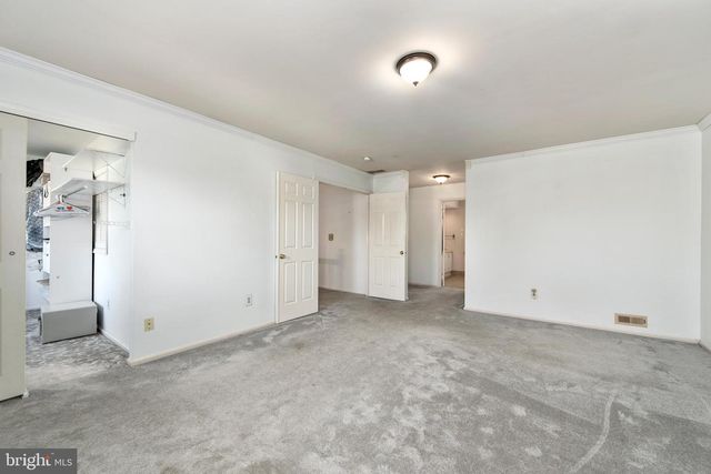 1624 CROWN POINT LN, Cherry Hill, NJ 08003