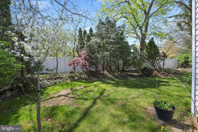 1624 CROWN POINT LN, Cherry Hill, NJ 08003