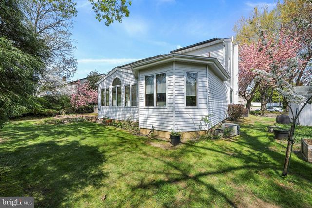 1624 CROWN POINT LN, Cherry Hill, NJ 08003