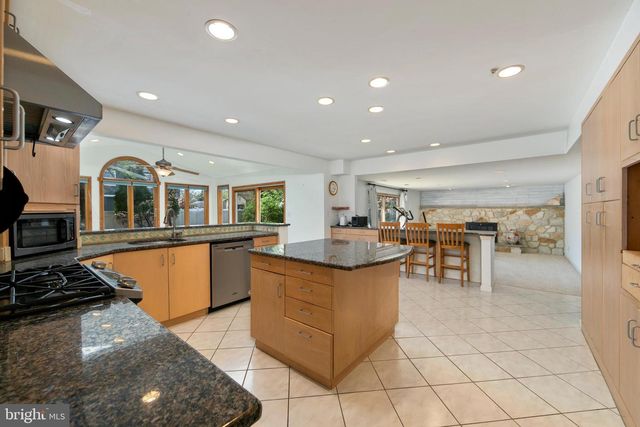 1624 CROWN POINT LN, Cherry Hill, NJ 08003