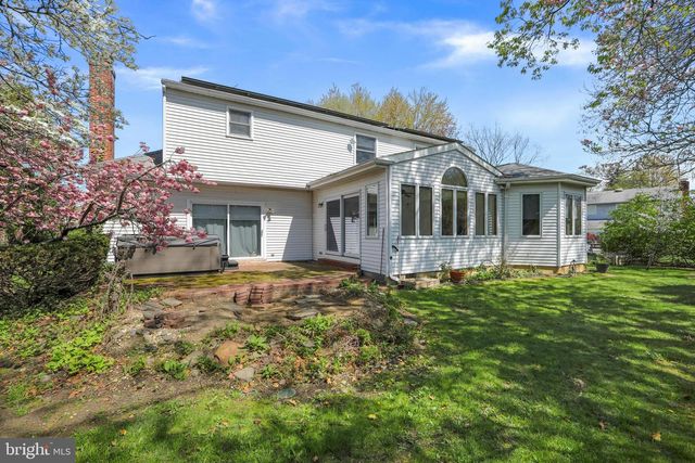 1624 CROWN POINT LN, Cherry Hill, NJ 08003