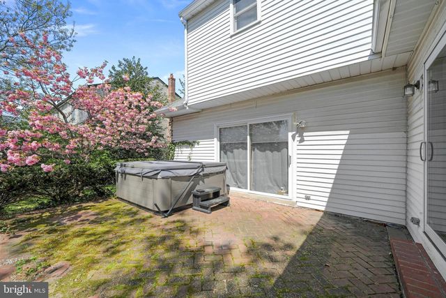 1624 CROWN POINT LN, Cherry Hill, NJ 08003