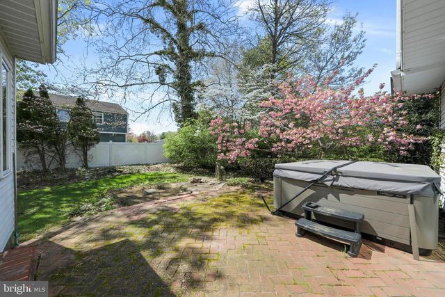 1624 CROWN POINT LN, Cherry Hill, NJ 08003