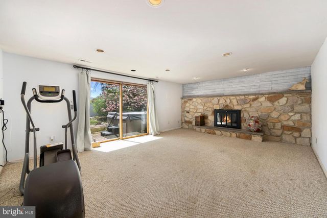 1624 CROWN POINT LN, Cherry Hill, NJ 08003